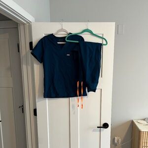 Figs Deep Reef Catarina One-Pocket Scrub Top and Zamora Jogger Pants set size S